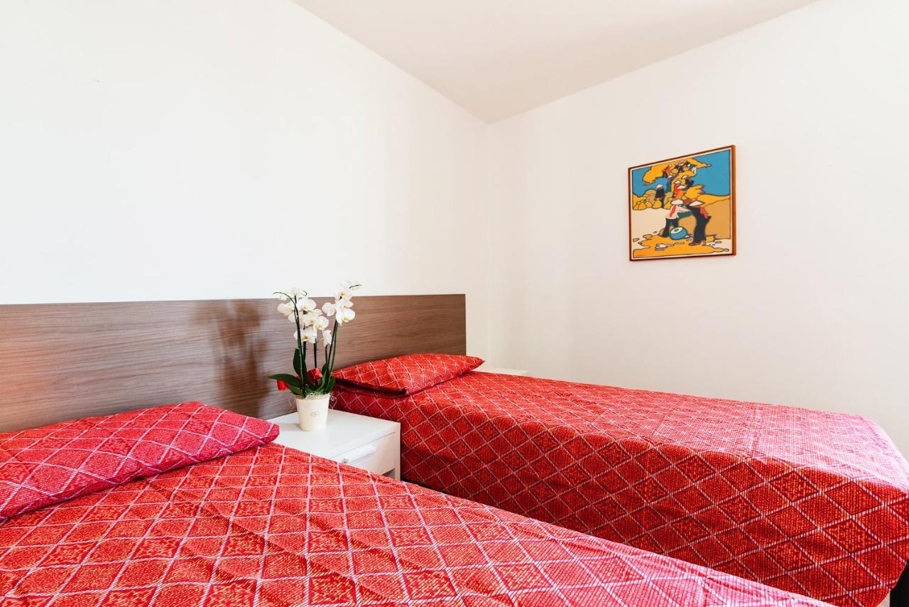 Il Roseto Di Marina Hotel Lucino Kültér fotó