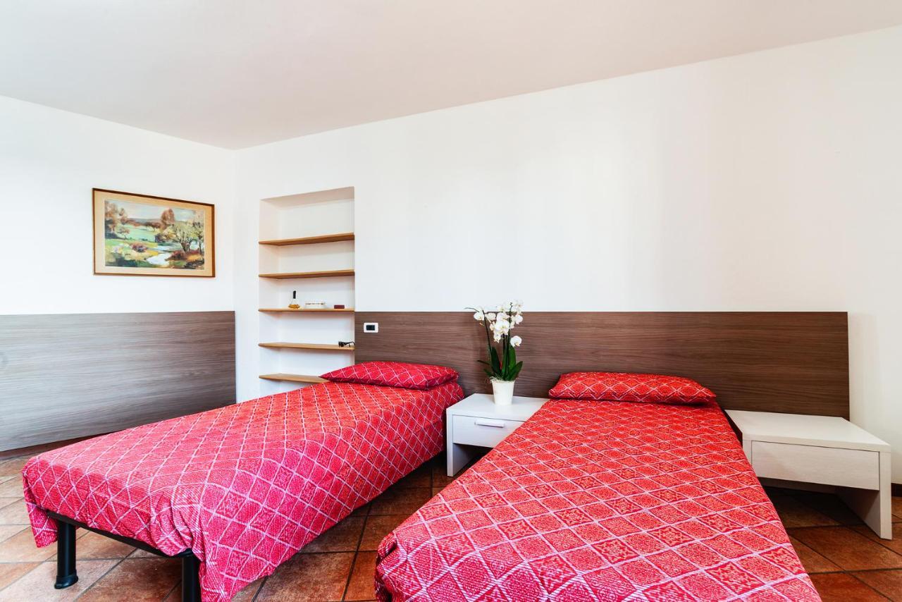 Il Roseto Di Marina Hotel Lucino Kültér fotó